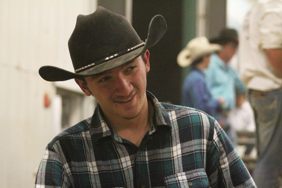 Sander+just+began+his+bull+riding+career.+He+was+injured+before+his+first+competition.