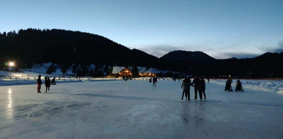 As the sun sets over Evergreen Lake, students make their way across the ice. Whether attendees had years of ice skating experience or had never set foot on frozen water in their life, the event gave them the opportunity to test out their skating skills. “I hadn’t skated for about a year, so I tried figure skates for the first time,” freshman Paul DeStefano, one of the night’s student organizers, said. “It hurt my ankles, but I pulled through and I thought it was an overall successful night.”
